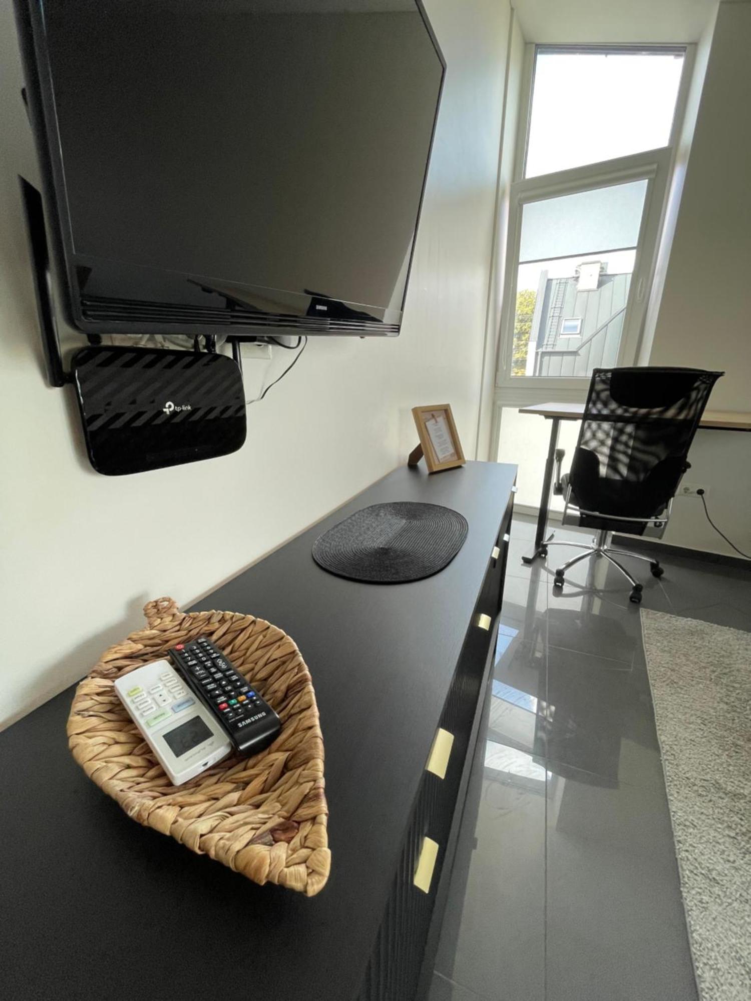 Apartment Krantine - Self Check In Kaunas Exterior photo